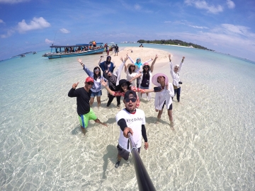 Paket One Day Trip (Hopping Island)